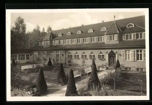 AK Stuttgart-Degerloch, Walderholungsheim des C. V. J. M. mit Garten