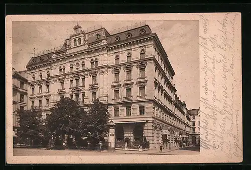 AK München, Hauser`s Hotel Der Reichsadler mit Litfasssäule