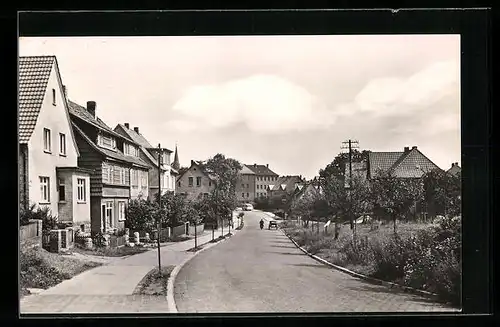 AK Heiligenstadt /Eichsfeld, Strasse Holzweg mit Anwohnern