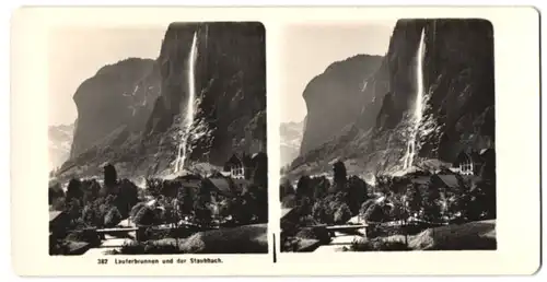 Stereo-Fotografie unbekannter Fotograf, Ansicht Lauterbrunnen, Ortsansicht mit Staubbachfall, Wasserfall