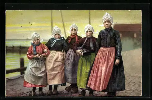 Künstler-AK Photochromie Serie 116, Nr. 2367: hübsche Mädchen aus den Niederlanden in Trachtenkleidern