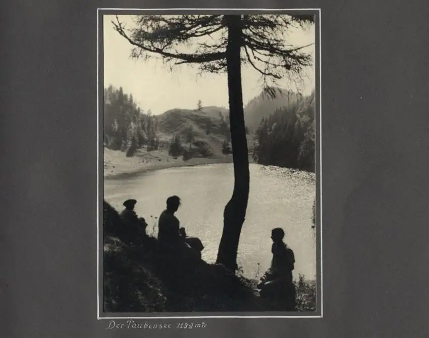 Fotoalbum mit 175 Fotografien, Ansicht Unterwössen, 1939 Mädchen Hildegard im Chiemgau, Landschaften, Mode der zeit 19