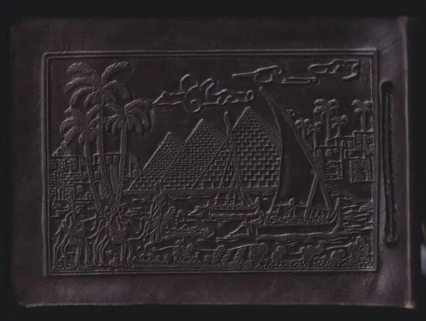 Fotoalbum mit 111 Fotografien ca. 1930, Ansicht Kairo, Handwerk, Markthändler, Sphinx, Metro Cinema, Tracht, Strassenbahn 30