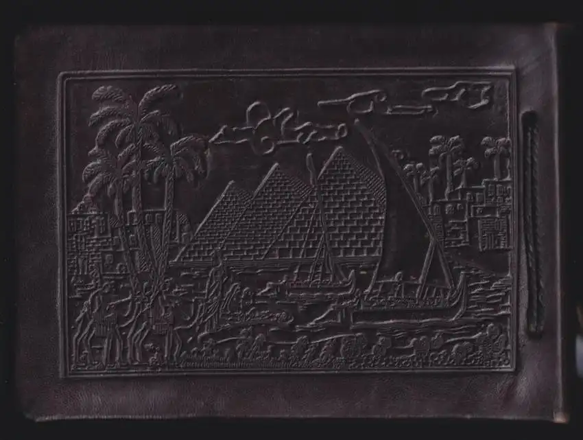 Fotoalbum mit 111 Fotografien ca. 1930, Ansicht Kairo, Handwerk, Markthändler, Sphinx, Metro Cinema, Tracht, Strassenbahn 30