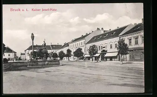 AK Bruck a. L., Kaiser Josef-Platz mit Brunnen