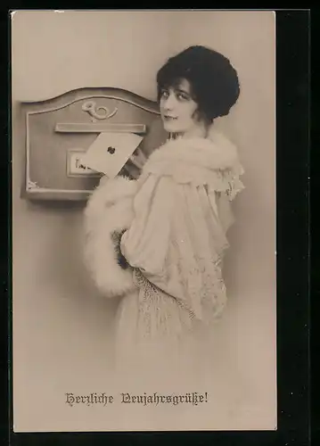 AK Hübsche Dame versendet Brief