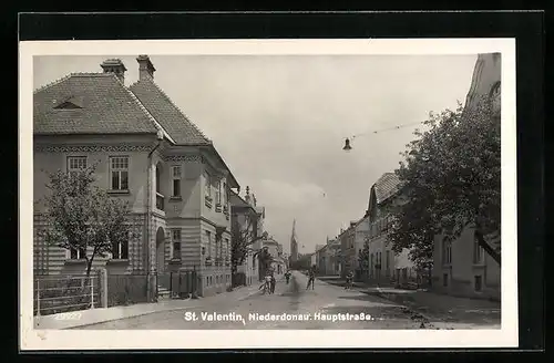 AK St. Valentin /Niederdonau, Blick auf die Hauptstrasse