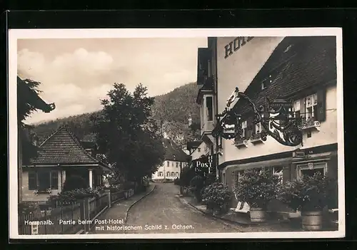 AK Herrenalb, Post-Hotel mit historischem Schild z. Ochsen