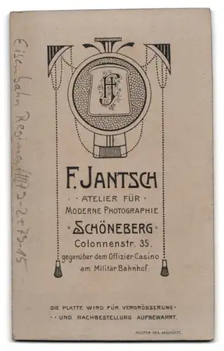 Fotografie Atelier Jantsch, Berlin-Schöneberg, Colonnenstrasse 35, Gardesoldat mit Portepee und Bajonett