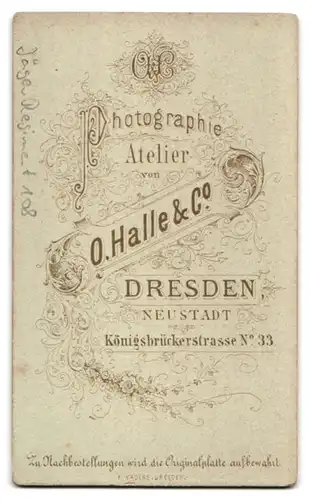 Fotografie O. Halle & Co., Dresden-N., Königsbrückerstrasse 33, Junger Soldat in Uniform, Jäger-Rgt. 108