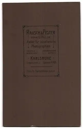 Fotografie Rausch & Pester, Karlsruhe, Erbprinzenstrasse 3, Herr im Dreiteiler mit gestreifter Krawatte