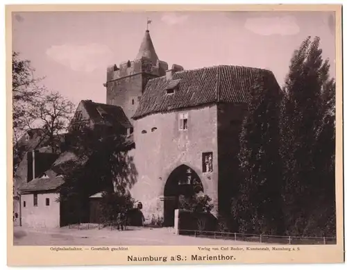 Fotografie Carl Becker, Naumburg, Ansicht Naumburg / Saale, Marienthor mit Wehrturm