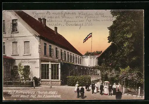 AK Bad Rothenfelde, Hotel Westfälischer Hof mit Terrasse und elegant gekleideten Passanten