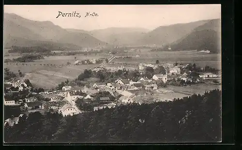 AK Pernitz, Ortsansicht mit Bergblick aus der Vogelschau