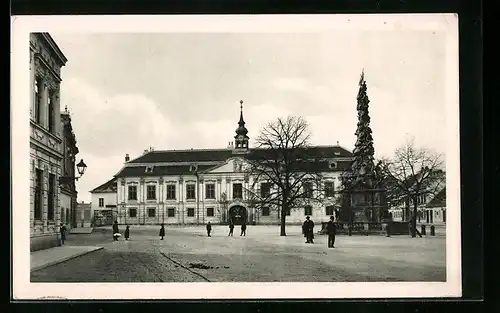 AK Stockerau, Rathausplatz mit Säulendenkmal