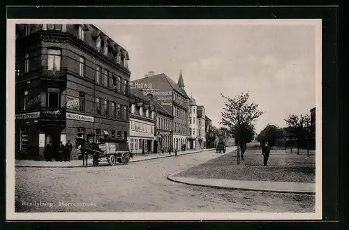 AK Rendsburg, Herrenstrasse mit Gasthaus Reichs-Krone und Hauswandwerbung für E. Hellwig Galanteriewaren