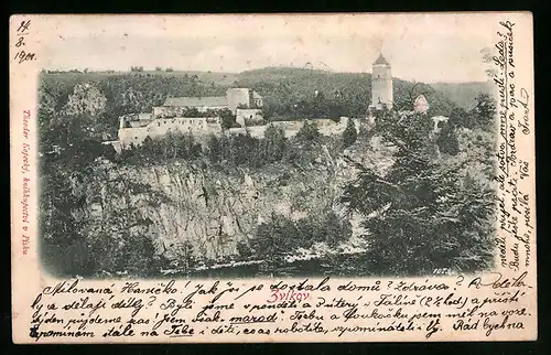Relief-AK Zvikov, Blick auf Ort und Felswand