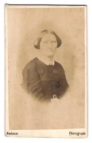 Fotografie Neubauer, Kissingen, Bürgerliche Dame mit moderner Frisur