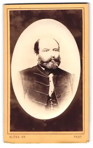 Fotografie Klösz. Gy, Pest, Bürgerlicher Herr mit Vollbart