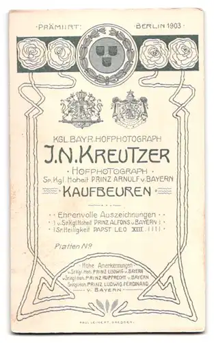 Fotografie J. N. Kreutzer, Kaufbeuren, Bürgerliche Dame mit Hochsteckfrisur