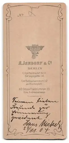 Fotografie A. Jandorf & Co., Berlin, Spittelmarkt 16-17, Junger Herr in eleganter Kleidung