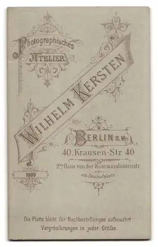 Fotografie Wilhelm Kersten, Berlin, Krausen-Strasse 40, Junger uniformierter Soldat im Portrait