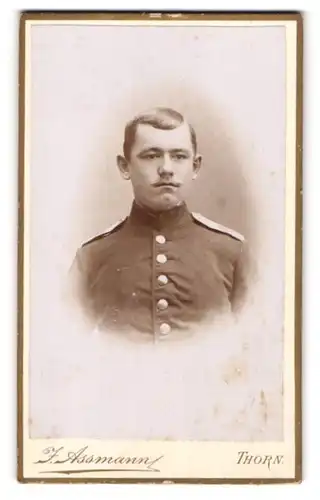 Fotografie J. Assmann, Thorn, Brücken-Strasse 15, Junger Soldat in Uniform