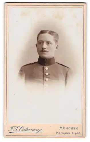 Fotografie F. X. Ostermayr, München, Karlsplatz 6, Soldat in Uniform im Portrait
