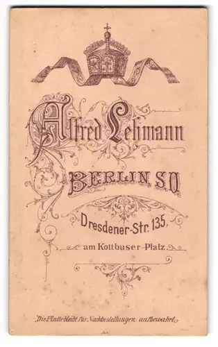 Fotografie Aldred Lehmann, Berlin, Dresdener-Str. 135, Krone schwebt über dem Namen des Fotografen