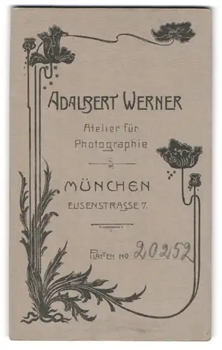 Fotografie Adalbert Werner, München, Elisenstr. 7, Blumen umgeben die Anschrift des Fotografen