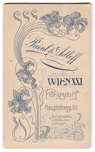 Fotografie Reinl & Adleff, Wien, Hauptstr. 61, aus dem Wasser wachsende Lilie mit Fotografenanschrift