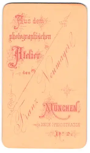 Fotografie Franz Neumayer, München, Neue Pferdstr. 2, Fotografenanschirft mit Verzierung