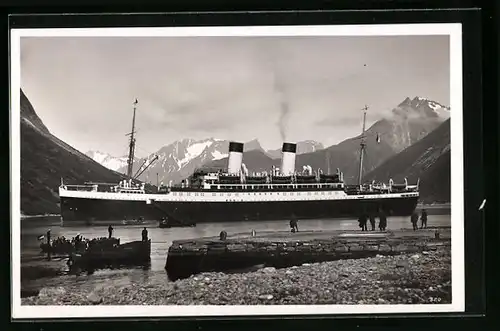 AK Passagierschiff MS Monte Olivia im Fjord