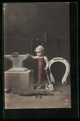 AK Kleiner Schmied mit Hammer und Amboss