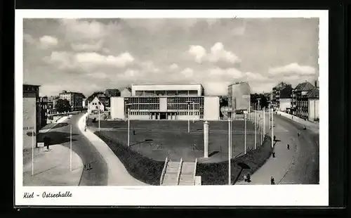 AK Kiel, Ansicht der Ostseehalle mit Vorplatz