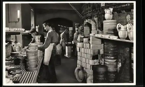 AK Meissen, Staatliche Porzellan-Manufaktur, Innenansicht, Dresden Schlossstrasse 36, Leipzig Goethestrasse 6