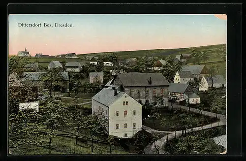 Goldfenster-AK Dittersdorf /Bez. Dresden, Ortspartie mit leuchtenden Fenstern