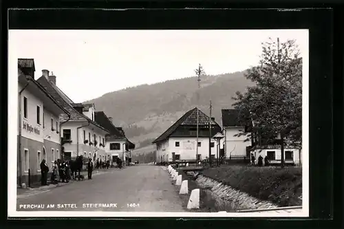 AK Perchau am Sattel, Strassenpartie mit Gasthaus