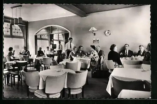 AK Velden, Bondshotel A. Van den Hombergh, Rijksweg 104