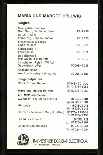 AK Musikerinnen des Duos Maria und Margot Hellwig in Tracht, Autograph