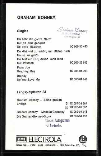 AK Musiker Graham Bonney blickt lächelnd in die Ferne, Autograph