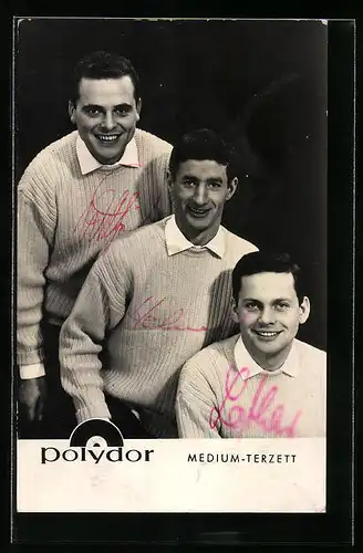 AK Musiker der Gruppe Medium-Terzett im Einheitslook mit Hemd und Pullover, Autograph