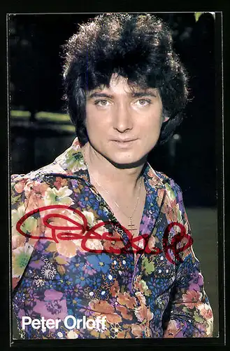 AK Musiker Peter Orloff im bunten Hemd, Autograph