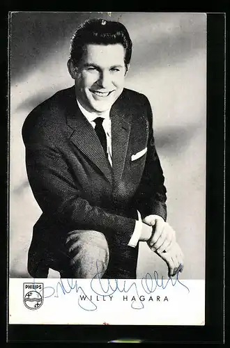 AK Musiker Willy Hagara mit Anzug und Krawatte, Autograph