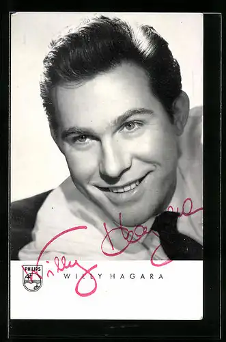 AK Musiker Willy Hagara mit Hemd und Krawatte, Autograph
