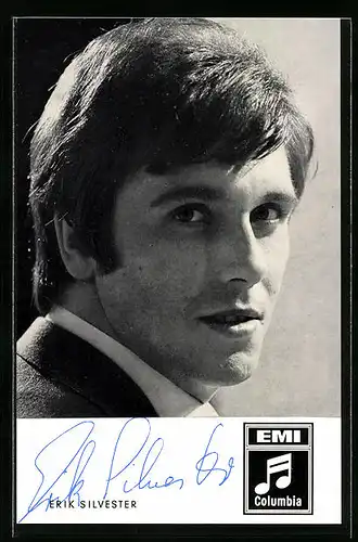 AK Musiker Erik Silvester blickt fragend über die Schulter, Autograph