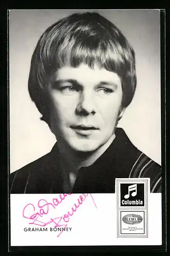 AK Musiker Graham Bonney blickt nachdenklich in die Ferne, Autograph