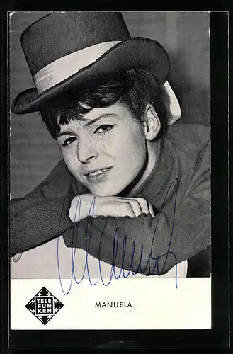 AK Musikerin Manuela mit Hut, Autograph