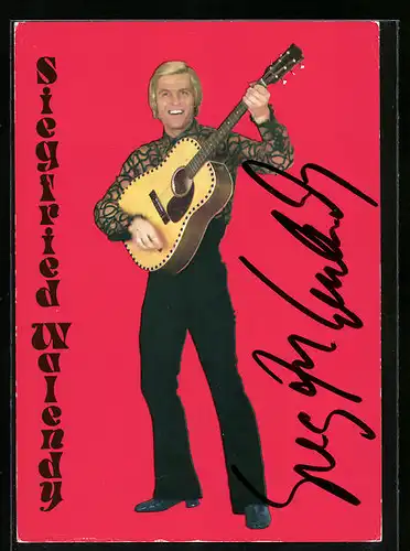 AK Musiker Siegfried Walendy mit Gitarre, original Autograph