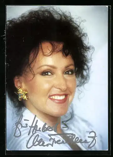 AK Musikerin Ute Freudenberg im Porträt, original Autograph